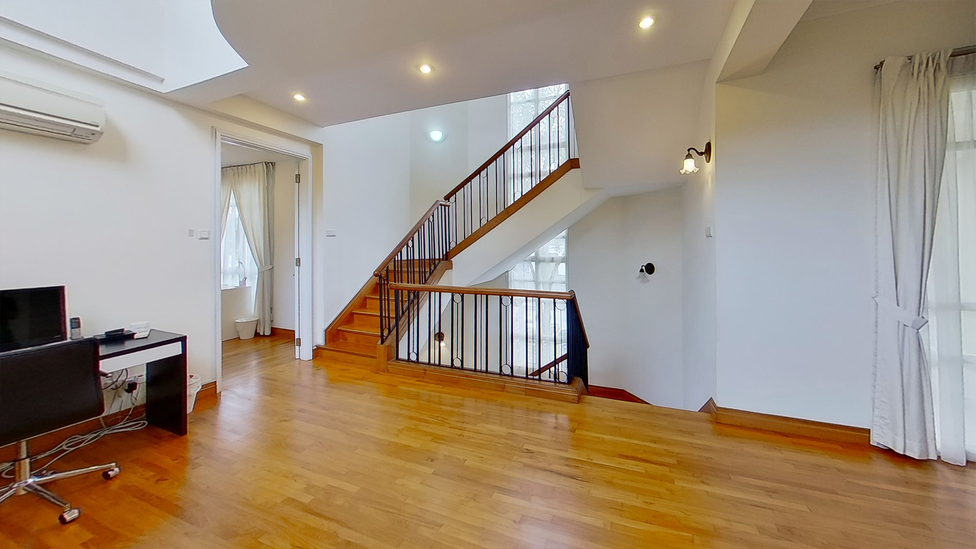 119 Holland Grove View luxury houses staircase