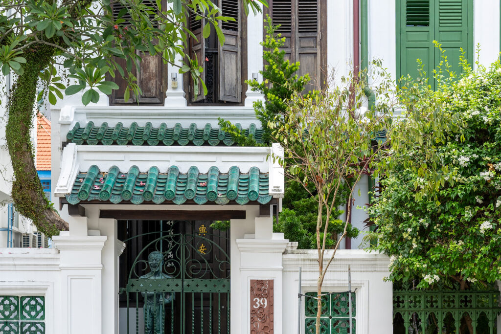 shophouse market in Singapore