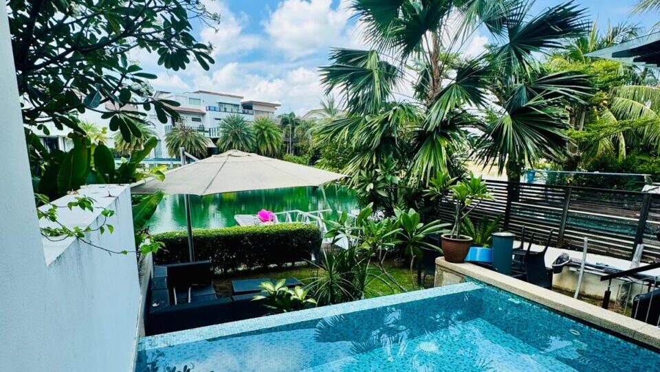 Ocean Drive Sentosa Cove Swimming Pool Luxury Property Singapore Luxury Homes