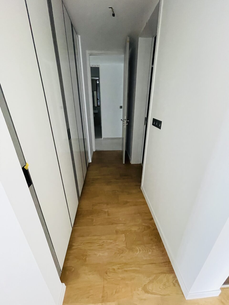 Riviere_Robertson_Quay_Closet_Space_Luxury_Property_Singapore_Luxury_Homes