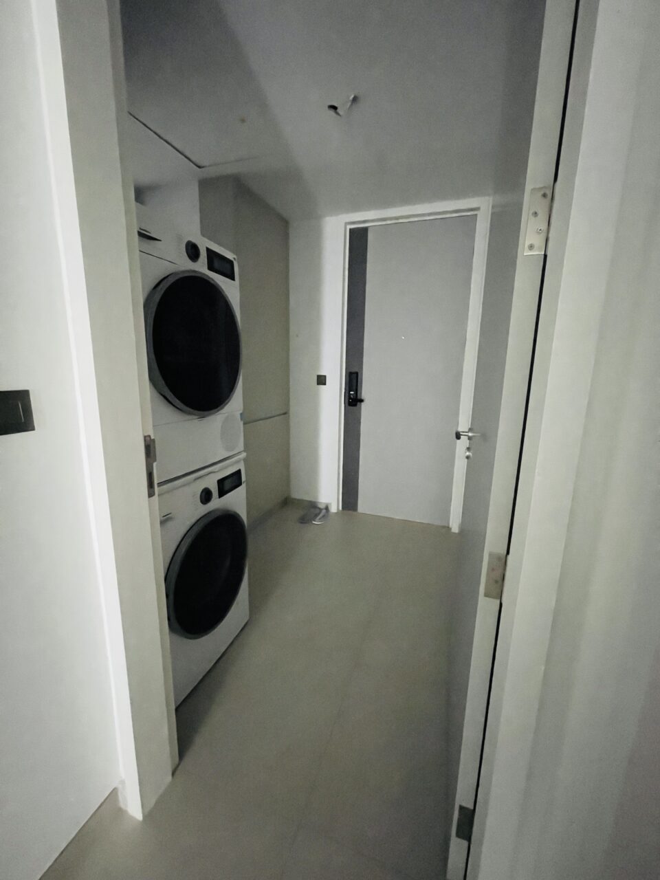 Riviere_Robertson_Quay_Laundry_Area_Luxury_Property_Singapore_Luxury_Homes