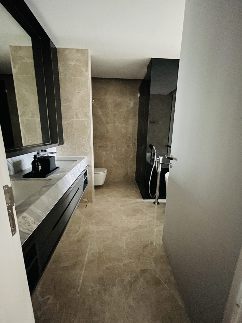 Riviere_Robertson_Quay_Master_Bathroom_Luxury_Property_Singapore_Luxury_Homes