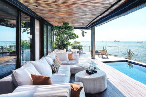 Luxury waterfront villa in Singapore with infinity pool