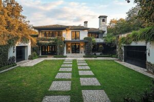 Resale luxury homes at Dubai and Singapore