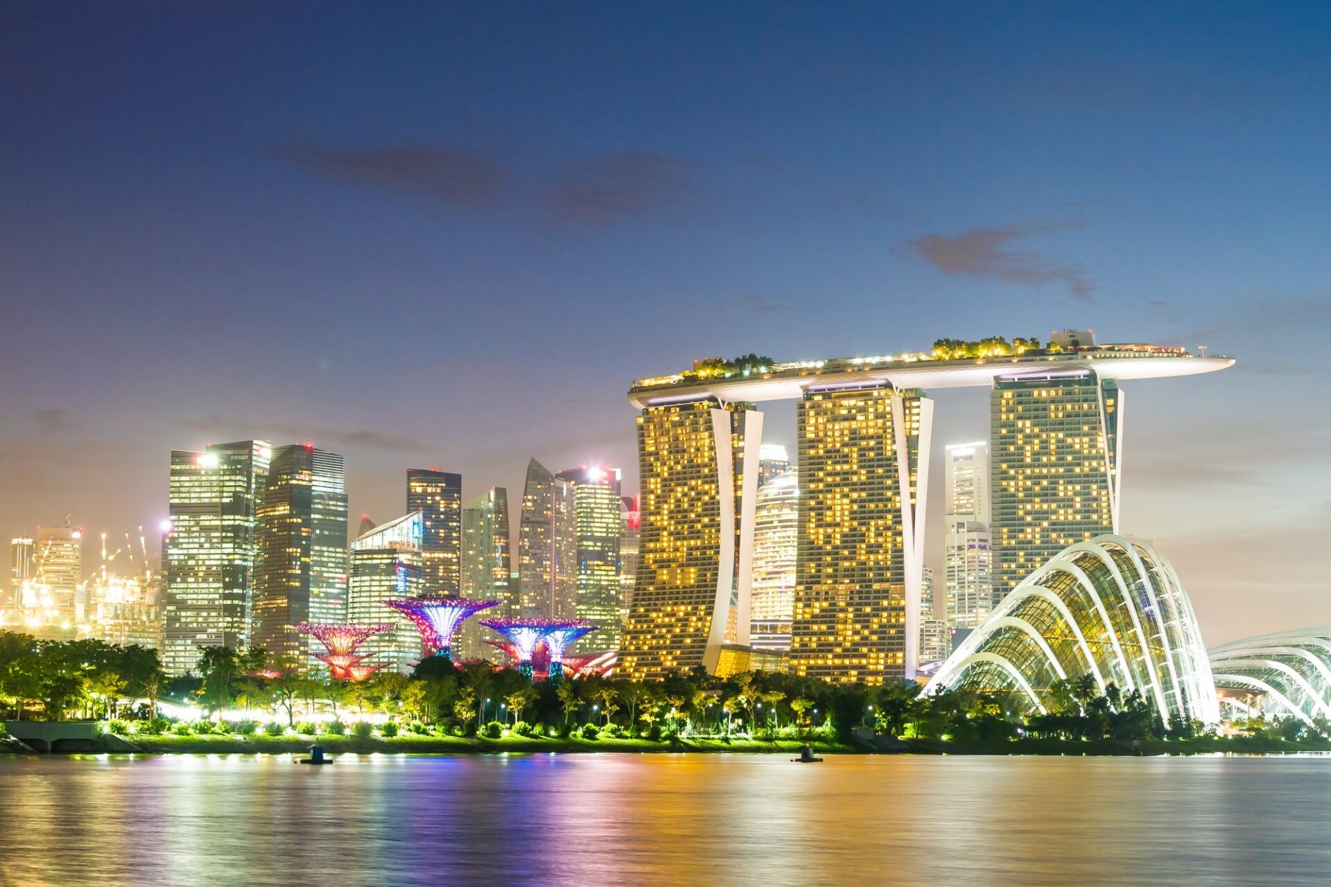 Marina Bay Sands skyline highlighting Singapore luxury real estate market