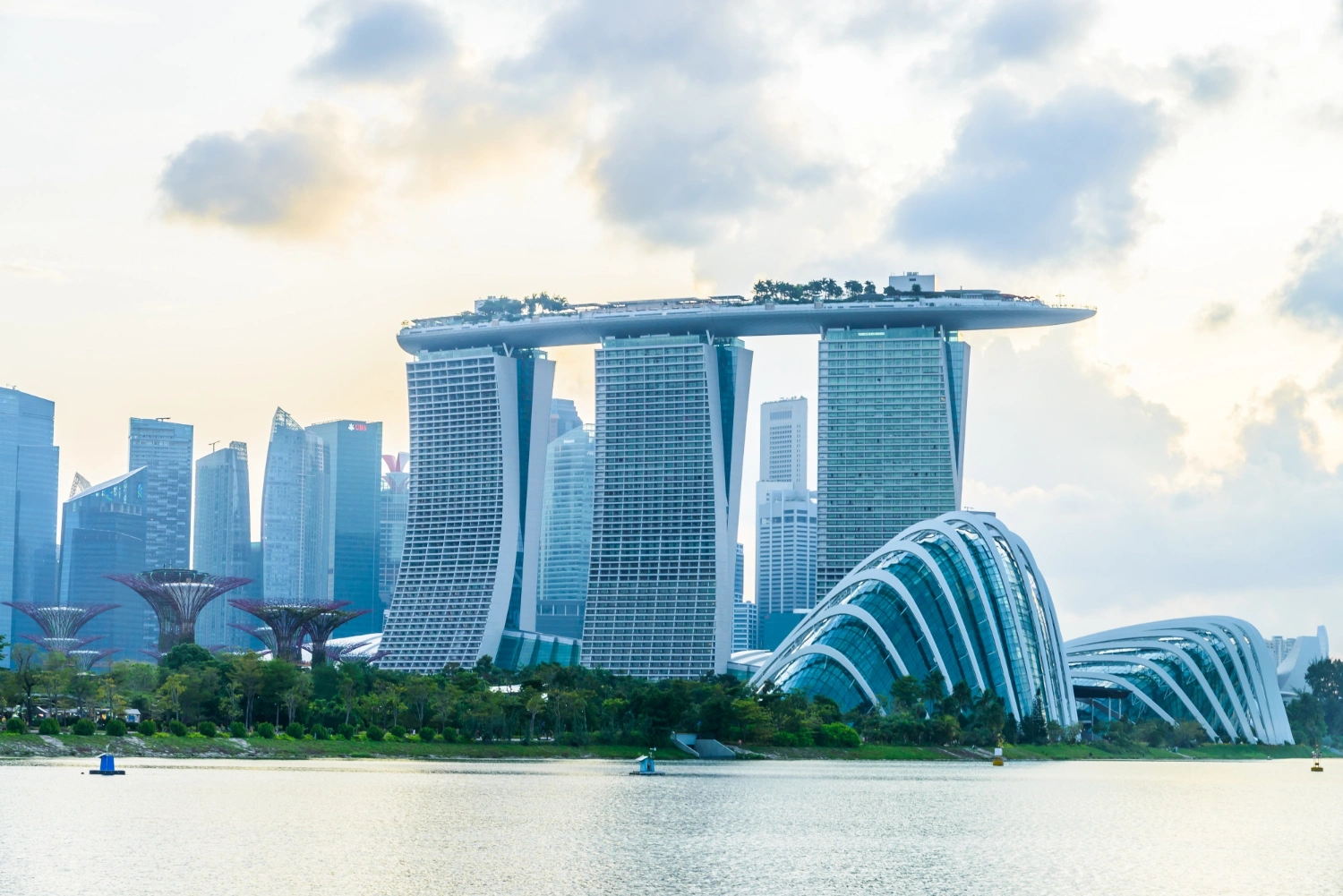Singapore skyline highlighting luxury property investment opportunities in 2026