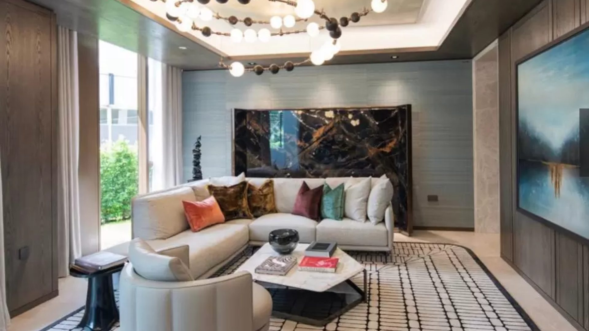 KLIMT Cairnhill Singapore luxury apartment living space