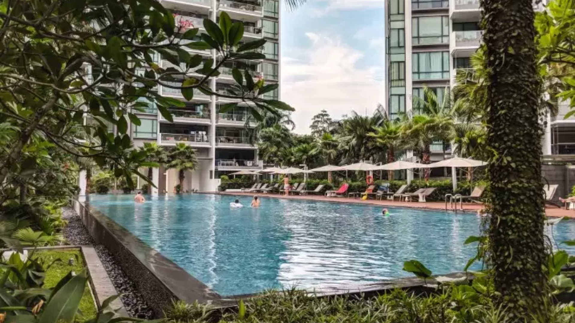 Parvis Singapore luxury apartments pool